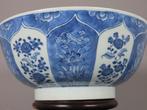 Kangxi (1662-1722) - Kom - Large Reverse Painted, Antiek en Kunst