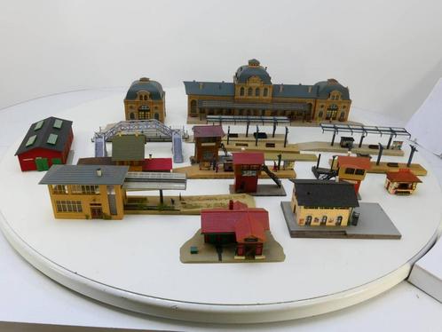 Schaal H0 SET Station baden - perrons - diverse items..., Hobby en Vrije tijd, Modeltreinen | H0, Brug, Tunnel of Gebouw, Gebruikt
