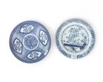 Twee porseleinen schotels, Qianlong en Japan, 18e/19e eeuw, Antiek en Kunst
