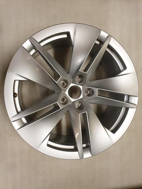 Originele Skoda IV Enyaq 19inch velgen + Conti winterbanden, Auto-onderdelen, Banden en Velgen, 19 inch, Winterbanden, 235 mm