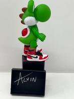 Beeldje - Yoshi Super Mario - Nike Air Jordan OG Chicago -