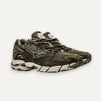 Mizuno x Maharishi Wave Rider 10 Phoenix, Kleding | Heren, Schoenen, Mizuno, Verzenden, Sneakers of Gympen, Zo goed als nieuw