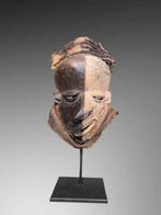 Masker hangt ziek. - ziek masker - Pende - DR Congo, Antiek en Kunst