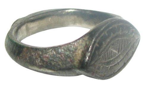 Middeleeuwen, kruisvaardersperiode Bronzen ring met een, Sieraden, Tassen en Uiterlijk, Antieke sieraden