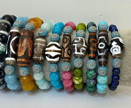 Set van 20 armbanden van natuurlijke stenen, met de, Verzamelen, Mineralen en Fossielen