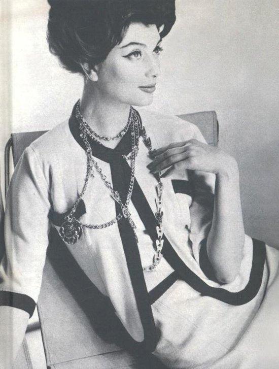 Boek Vogue over Coco Chanel 9789059565449, Boeken, Gezondheid, Dieet en Voeding, Zo goed als nieuw, Verzenden