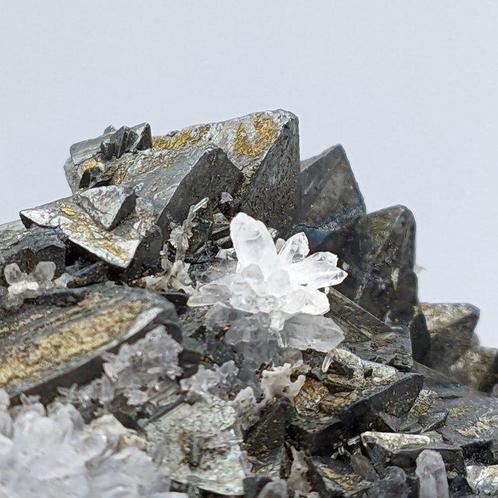 TETRAHEDRITE met KWARTS, enorme kristallen uit PERU, Verzamelen, Mineralen en Fossielen