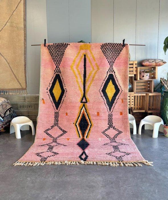Marokkaans tapijt in roze en geel - handgeweven Berbers, Huis en Inrichting, Stoffering | Tapijten en Kleden