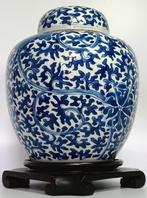 dekselvaas - Porselein - China - Qing Dynastie (1644-1911) -, Antiek en Kunst