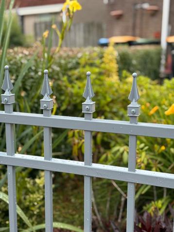 Hekwerk geleverd en gemonteerd voor €80 per meter beschikbaar voor biedingen