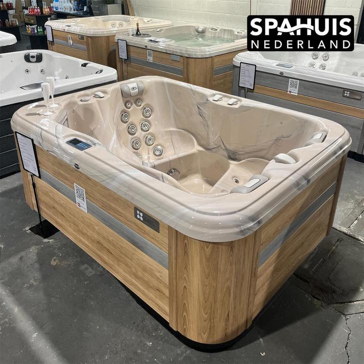Nieuw - Jacuzzi Passion luxe spa Renew 3-persoons, Tuin en Terras, Bubbelbaden en Hottubs, Vast, Nieuw, Afdekzeil, Filter, Trap