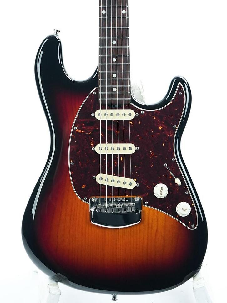 Music Man Cutlass SSS Vintage Sunburst 2016 (Solid Body), Muziek en Instrumenten, Snaarinstrumenten | Gitaren | Elektrisch, Solid body