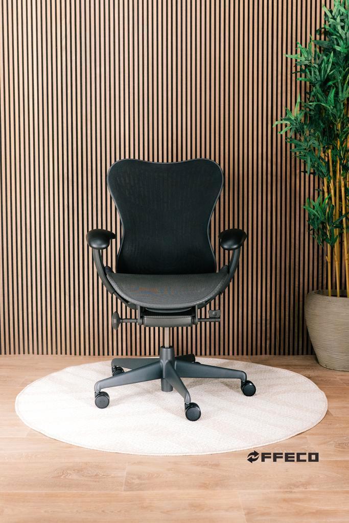 Refurbished Herman Miller Mirra 2 - 50% Goedkoper Dan Nieuw, Huis en Inrichting, Bureaustoelen, Bureaustoel, Zwart, Zo goed als nieuw