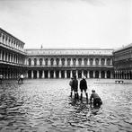 Cameraphoto Epoche/Vittorio Pavan - Ragazzi in zattera, alta