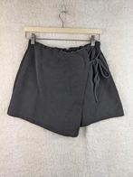 Gray wrap-style shorts, Kleding | Dames, Broeken en Pantalons, Verzenden, Nieuw