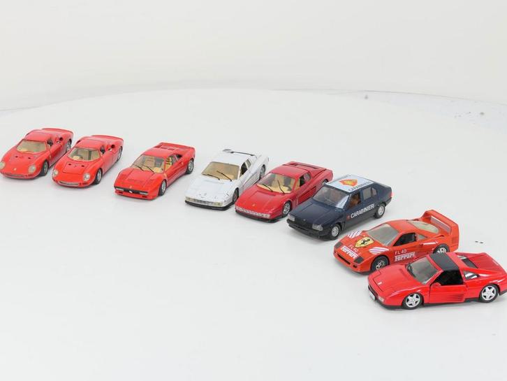 1:24   Set 6 Ferraris en Carabinieri #GS11 (Bburago), Hobby en Vrije tijd, Modelauto's | 1:24, Gebruikt, Bburago, Ophalen of Verzenden