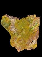 Pyromorphiet op Matrix — Les Farges-mijn, Ussel, Corrèze - -