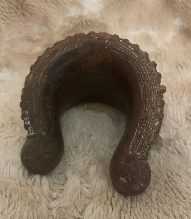 Zware Afrikaanse armband/ enkelhoepel - Manilla (Zonder, Antiek en Kunst, Kunst | Niet-Westerse kunst