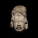 Maya Gips Hoofd van een edelman of priester. C. 200 - 750, Verzamelen
