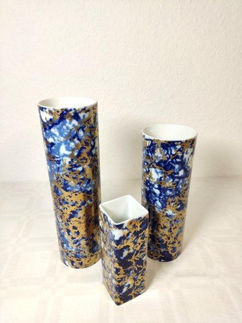 Hutschenreuther - Goldfeuer - Vaas (3) - Porselein - 2 x 477, Antiek en Kunst, Antiek | Glas en Kristal