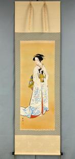 Beautiful Woman in Kimono with Original Box (Tomobako) -, Antiek en Kunst