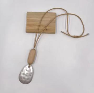 Boho lange ketting - hout en metaal - katoenen koord - beschikbaar voor biedingen