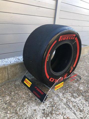 Formula One - Band beschikbaar voor biedingen