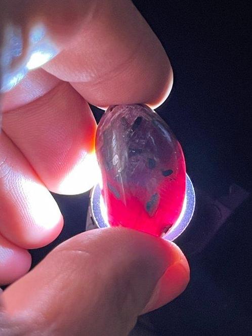 Robijn ZELDZAAM! Star Blood Ruby. 82,5 Ct. Africa Original, Verzamelen, Mineralen en Fossielen