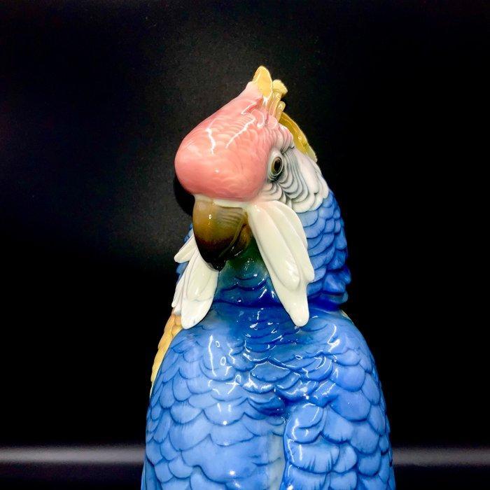 Karl Ens, Volkstedt - Large Blue Cockatoo Parrot on Branch, Antiek en Kunst, Antiek | Glas en Kristal