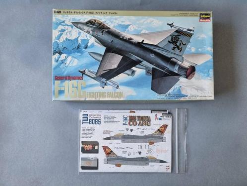 HASEGAWA V3 F-16C FIGHTING FALCON 1:48 + TwoBobs decals, Hobby en Vrije tijd, Modelbouw | Vliegtuigen en Helikopters, Hasegawa