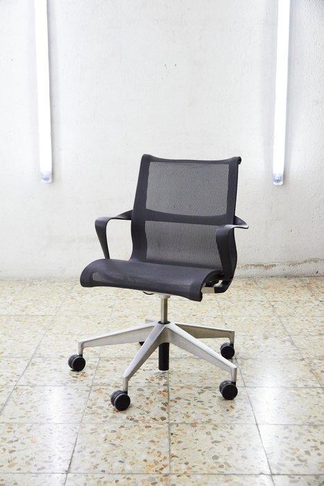Herman Miller - Studio 7.5 - Bureaustoel - Setu - Aluminium,, Antiek en Kunst, Antiek | Meubels | Stoelen en Banken
