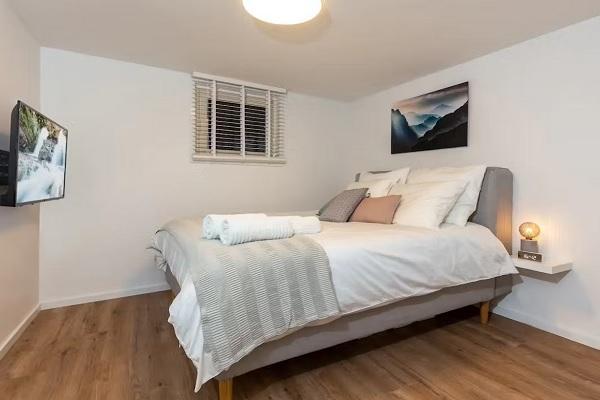 Studio Asvest in Delft, Huizen en Kamers, Kamers te huur, 20 tot 35 m², Delft