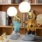 Cozella® Astronaut Lamp USB Bureaulamp - Tafellamp -, Huis en Inrichting, Lampen | Tafellampen, Ophalen of Verzenden, Zo goed als nieuw