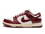 Nike Dunk Low Vintage Team Red - Maat 46 EU, Ophalen of Verzenden, Nieuw, Nike