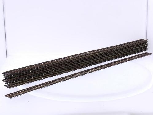 Schaal H0m Bemo 4284 000 flexrails 500 mm doos à 10 st. #.., Hobby en Vrije tijd, Modeltreinen | H0, Gelijkstroom, Rails, Zo goed als nieuw