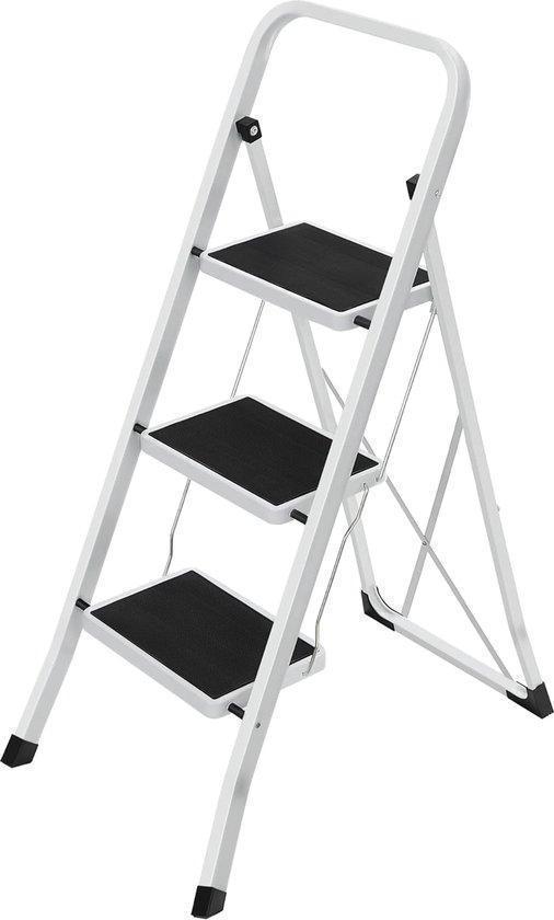 Songmics GSL03WT 3 treden ladder van €38 voor €23 NIEUW, Doe-het-zelf en Verbouw, Ladders en Trappen, Trap, Nieuw, Opvouwbaar of Inschuifbaar