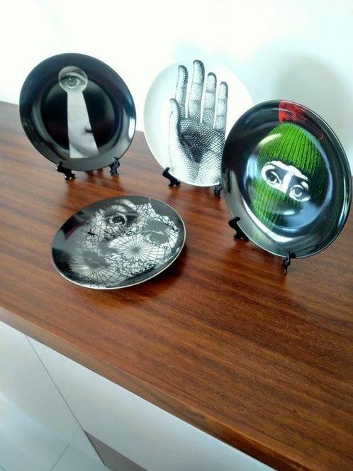 Decoratief ornament (4) - Stijl Fornasetti - Decoratieve, Antiek en Kunst, Kunst | Designobjecten