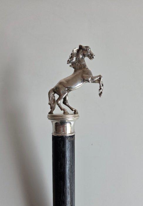 Gedetailleerde wandelstok met massief zilveren paard, Antiek en Kunst, Antiek | Goud en Zilver