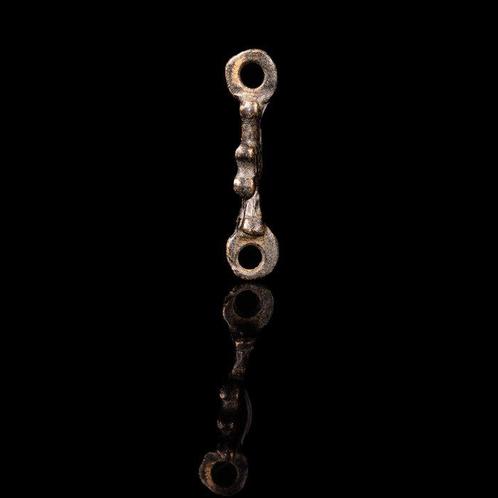 Middeleeuwen, kruisvaardersperiode Bronzen kruis hanger, Antiek en Kunst, Antiek | Overige Antiek