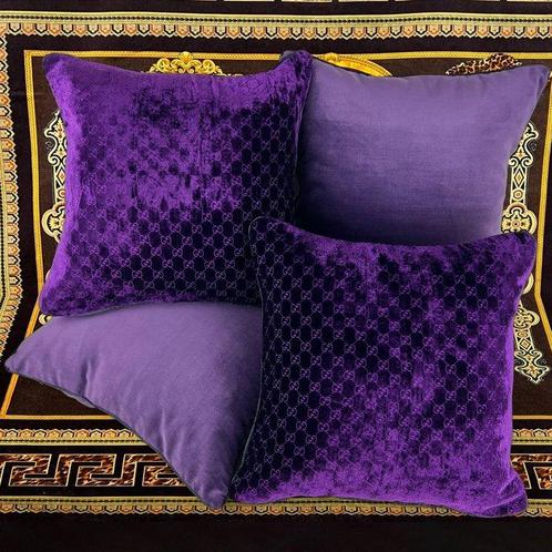 Gucci - Nieuwe set van vier - Kussen, Antiek en Kunst, Antiek | Kleden en Textiel