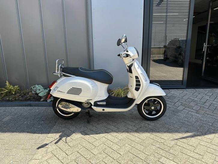 Vespa GTS Super 300cc, Fietsen en Brommers, Scooters | Vespa, Overige modellen, Benzine, Nieuw, Ophalen