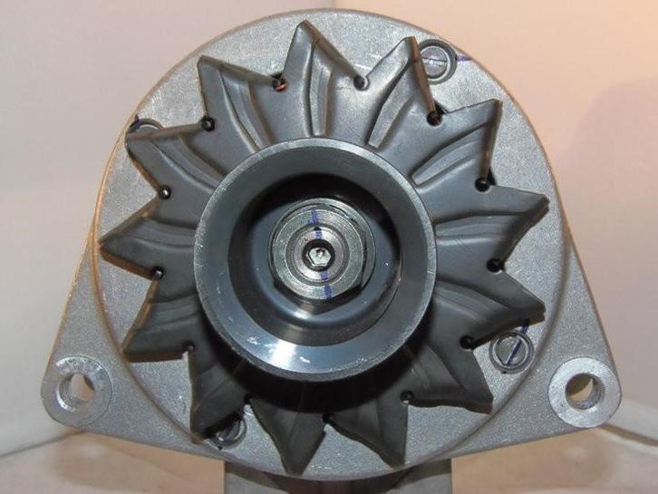 Dynamo 70A Mercedes-Benz nieuw, Auto-onderdelen, Motor en Toebehoren, Verzenden