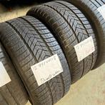 2 x Pirelli Sottozero 3 275-40-18 Winterbanden 8mm, Auto-onderdelen, 18 inch, Gebruikt, 275 mm, Band(en)