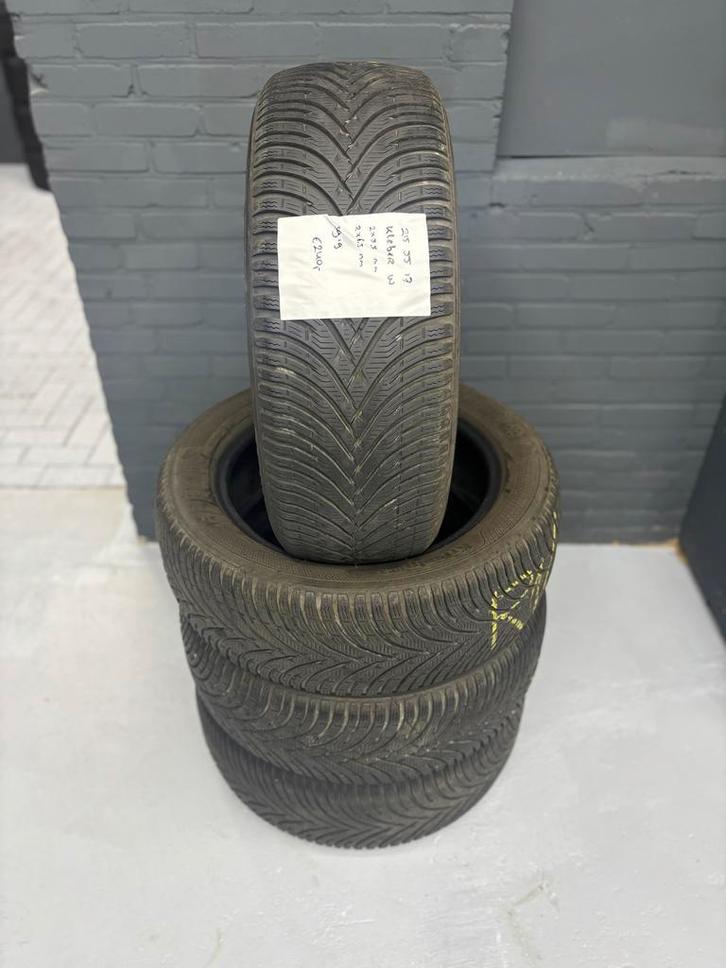 215/55/17 KLEBER WINTER 5,5/6,5MM 4 STUKS 240,- (3919), Auto-onderdelen, Banden en Velgen, 17 inch, BOVAG lid, Stiba lid, Erkend duurzaam