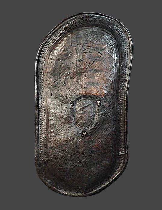 Zeldzaam schild. 91 cm. - Aari. - Ethiopië, Antiek en Kunst, Kunst | Niet-Westerse kunst