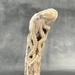 Snijwerk, NO RESERVE PRICE - Stunning Octopus carving from a, Antiek en Kunst