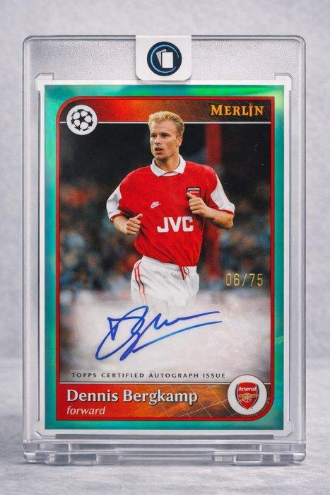 2024/25 Topps Merlin Dennis Bergkamp Gesigneerde kaart,, Verzamelen, Stickers
