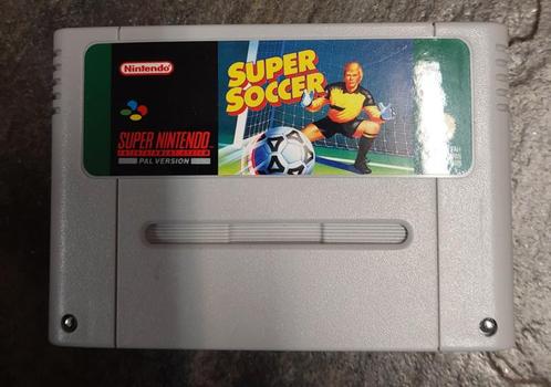Super soccer (SNES tweedehands game), Spelcomputers en Games, Games | Nintendo NES, Zo goed als nieuw, Ophalen of Verzenden