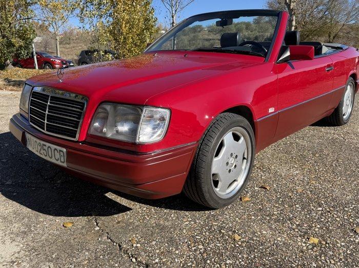 Mercedes-Benz - E 220 Cabriolet - 1994, Auto's, Oldtimers