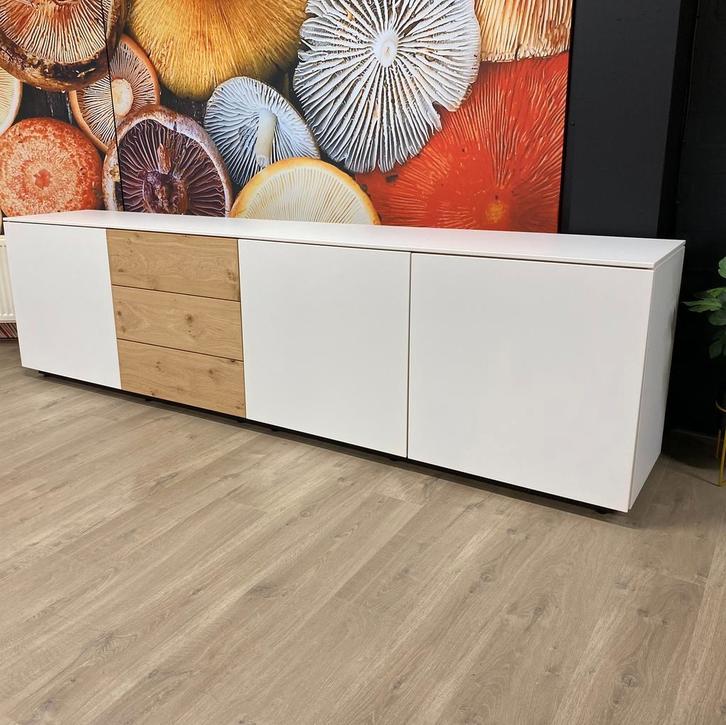 Saunaco Cas dressoir, Huis en Inrichting, Kasten | Dressoirs, 200 cm of meer, Met lade(s), Met deur(en), Met plank(en), Nieuw